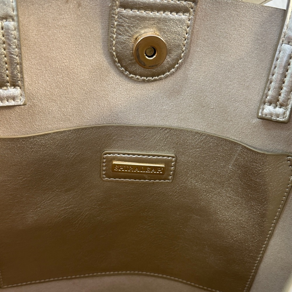 Shiraleah Large Metallic Gold Tote Bag Slide Pockets Faux Leather - Picture 7 of 8